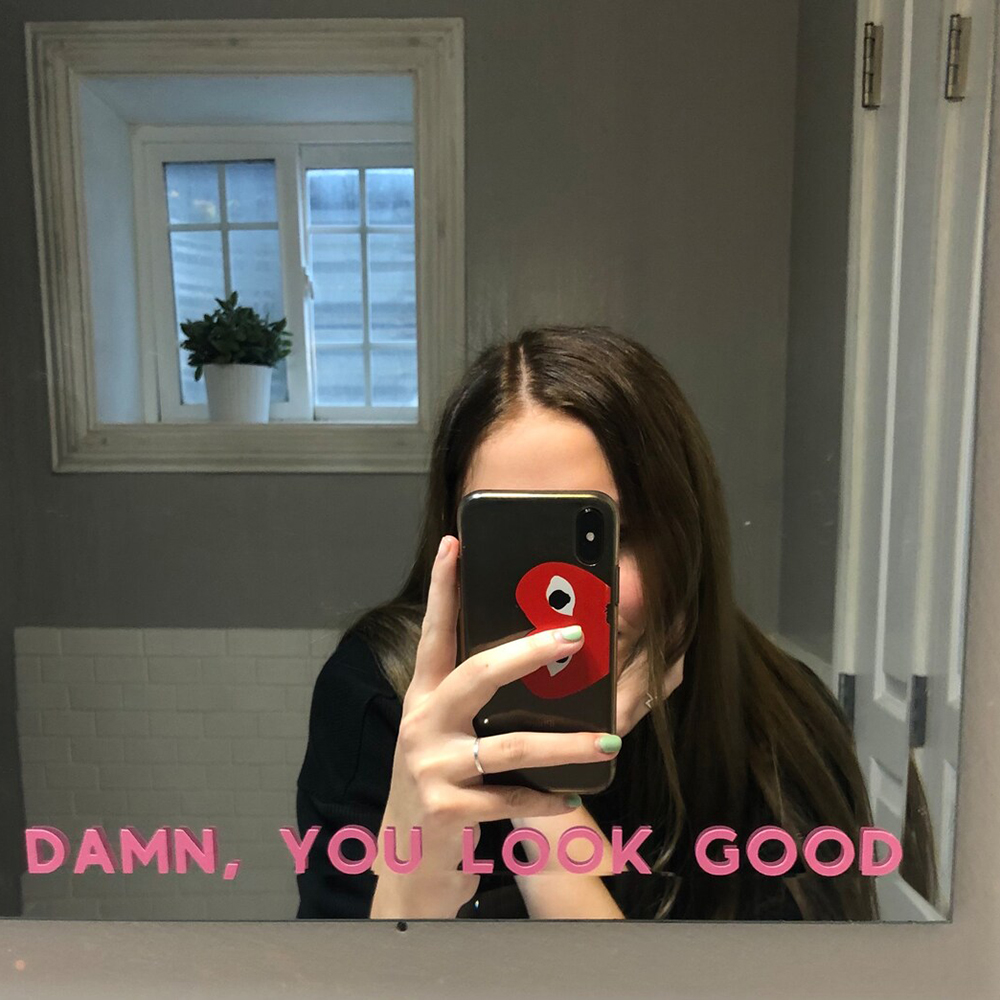 You Look Good Dainty Mirror St - Home Goods Bathroom Mirrors avaliação e preço